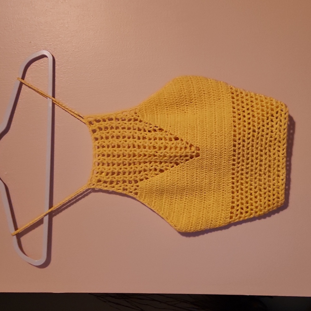 Size M yellow